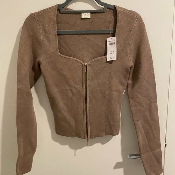 Abercrombie sweater top - Picture 1 of 3